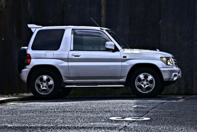 Mitsubishi Pajero io Sport