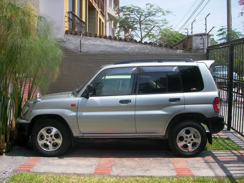 Mitsubishi Pajero io 2010