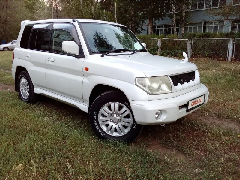 Mitsubishi Pajero io 1999