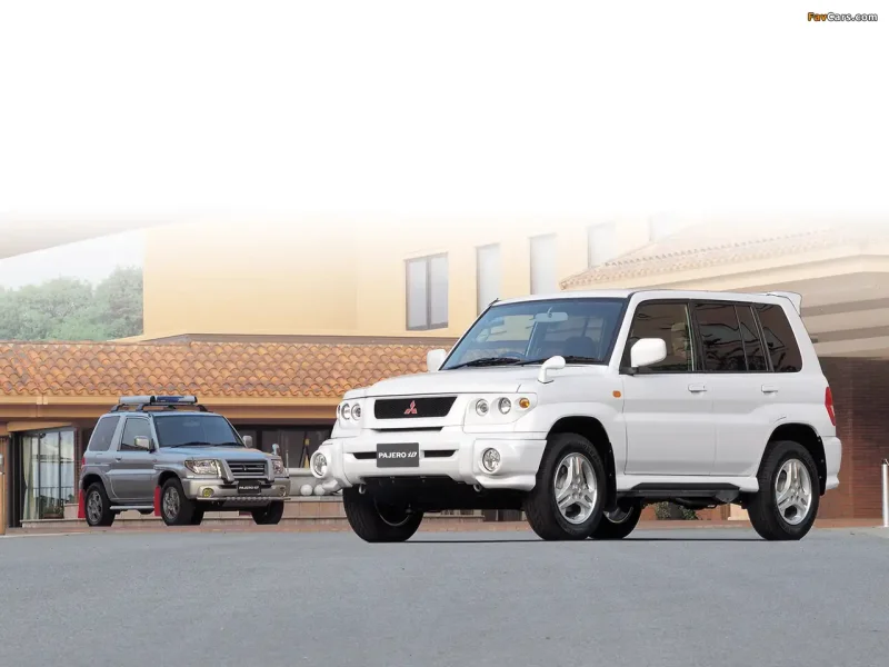 Mitsubishi Pajero io 2022