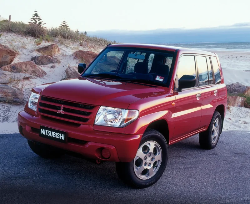 Mitsubishi Pajero io