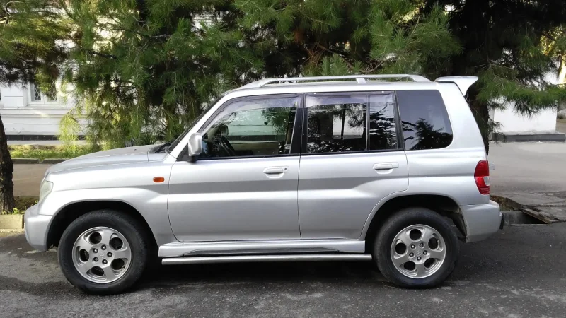 Mitsubishi Pajero io