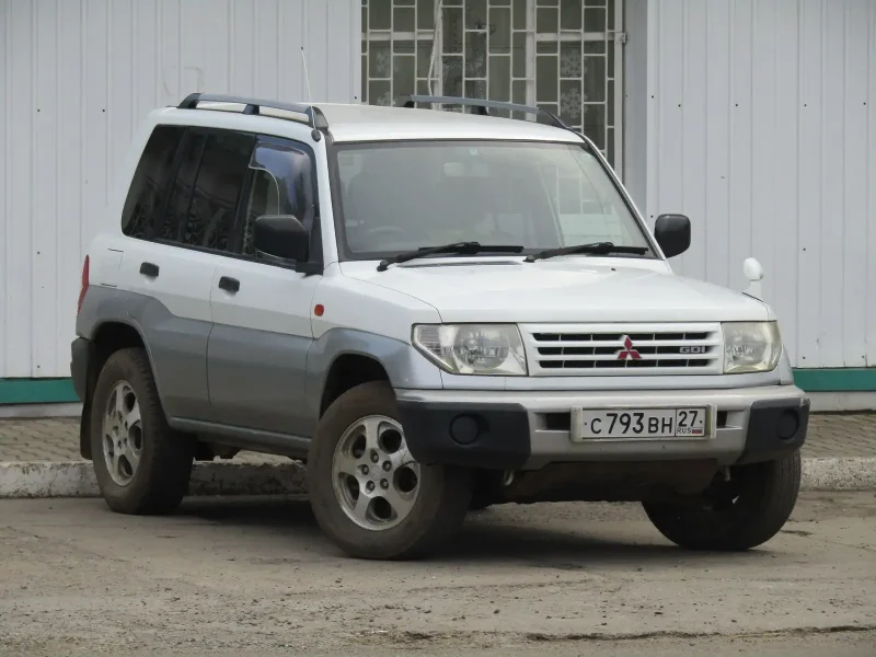 Mitsubishi Pajero io