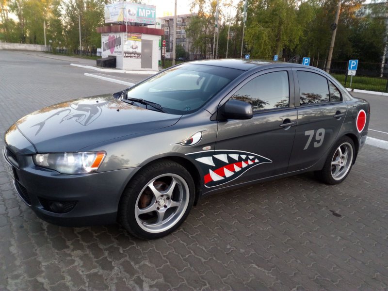 Митсубиси Лансер акула 2008