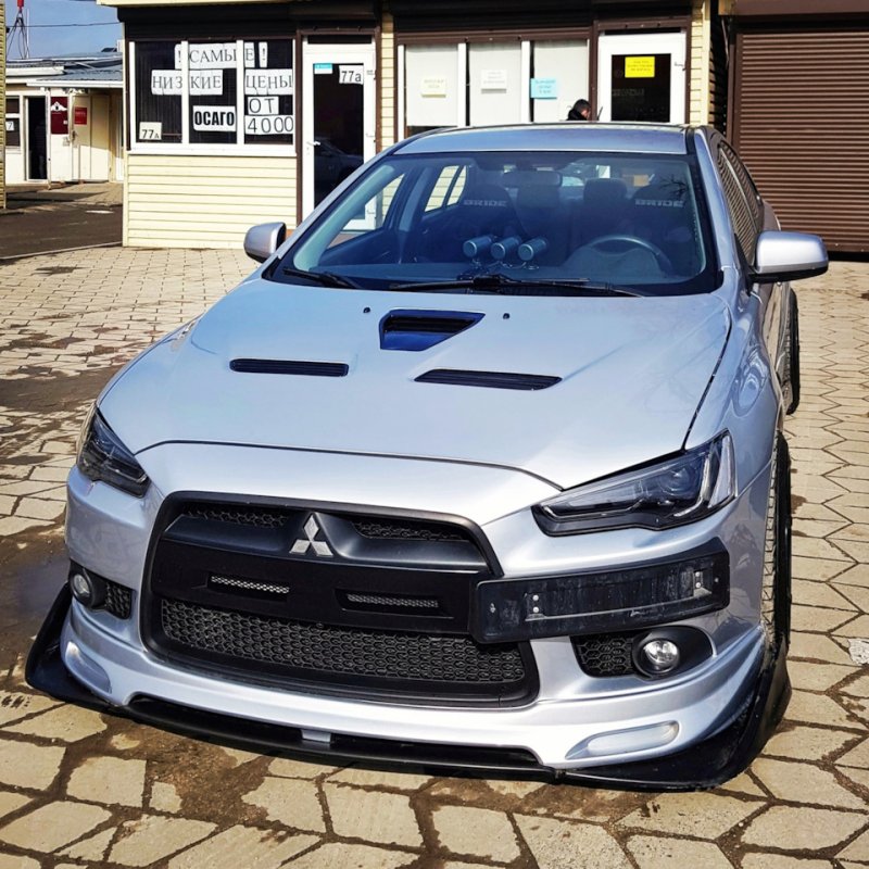 Mitsubishi Lancer 10 акула