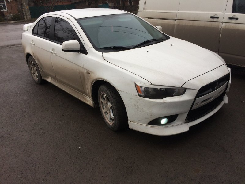 Mitsubishi Lancer x акула