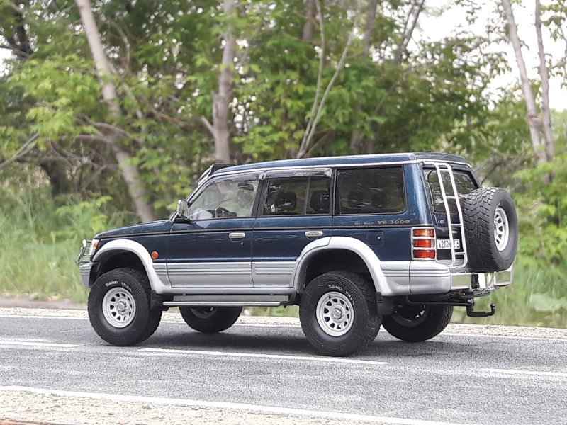 Mitsubishi Pajero 3000 v6