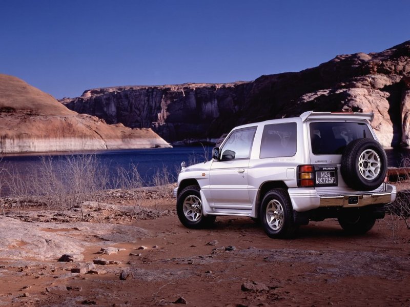 Mitsubishi Pajero 2