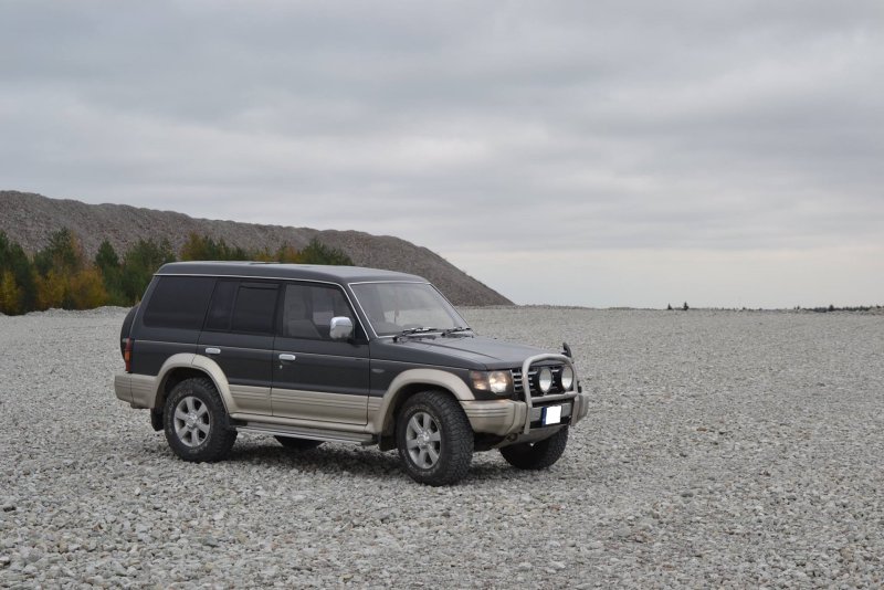 Mitsubishi Pajero 2