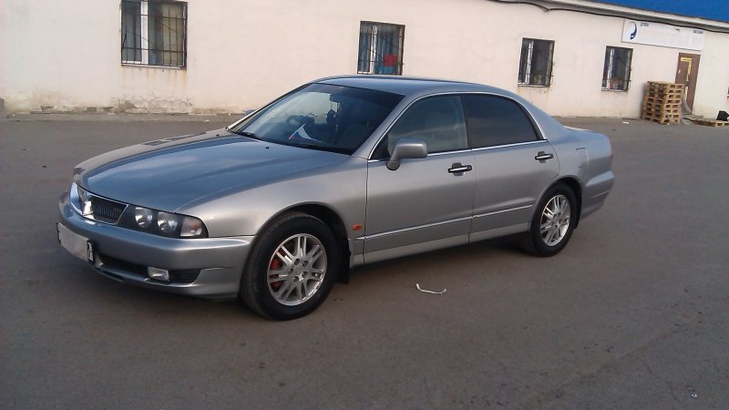 Митсубиси Диамант 1995 2.5 200 л.с