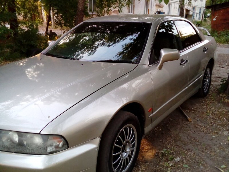 Мицубиси Диамант 1995 года фото