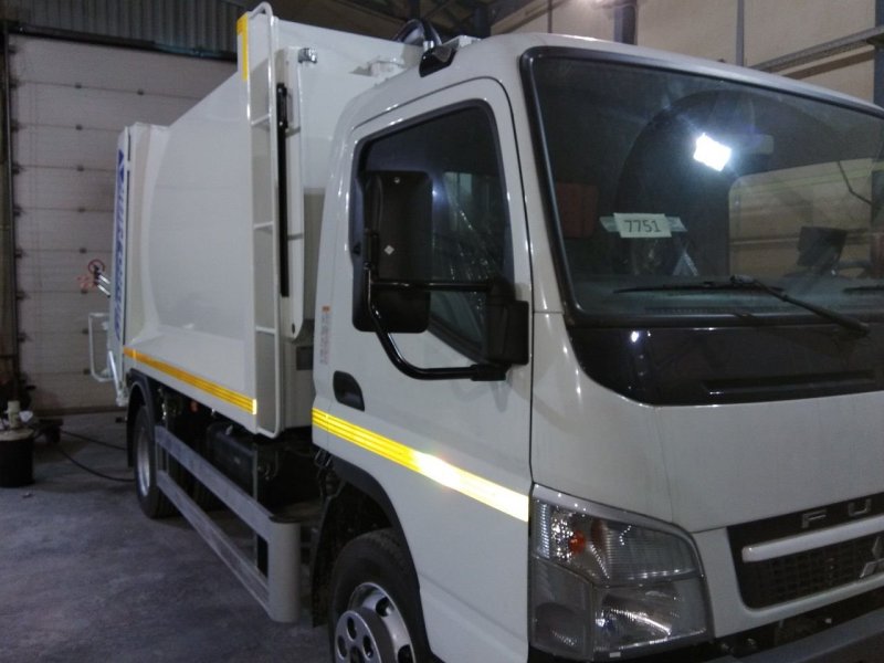 Мусоровоза Hidro-Mak HM-8 на шасси Mitsubishi Fuso Canter с задней за-грузкой