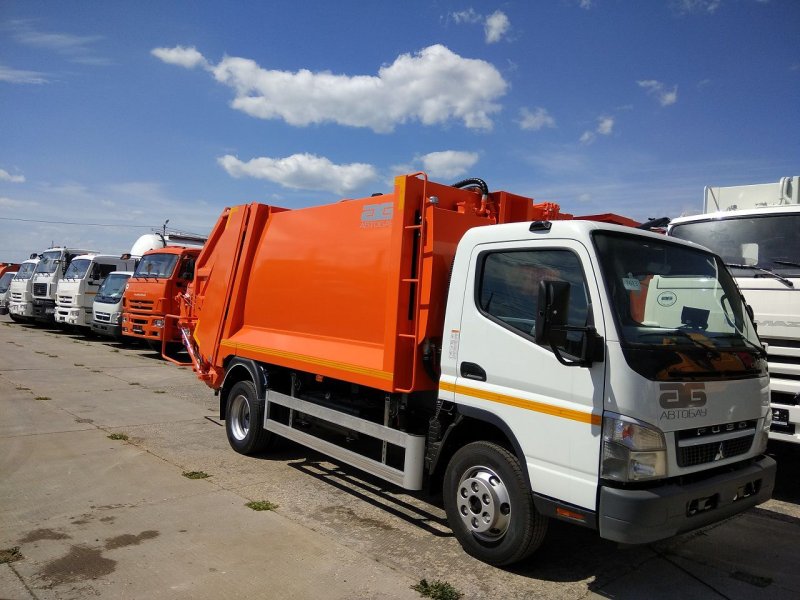 Мусоровоз Fuso Canter