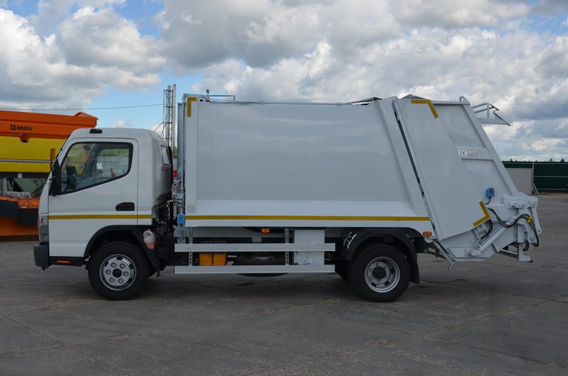 Мусоровоз Fuso Canter