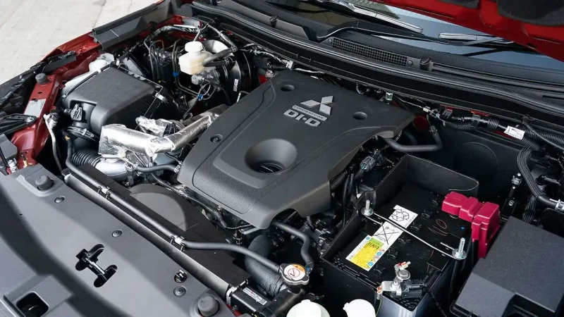 Mitsubishi l200 подкапотное