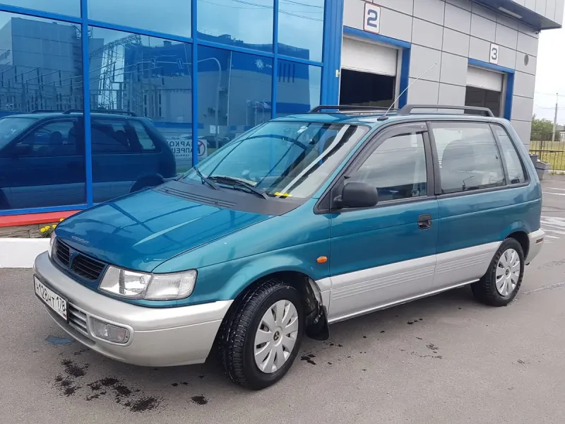 Mitsubishi Спейс раннер