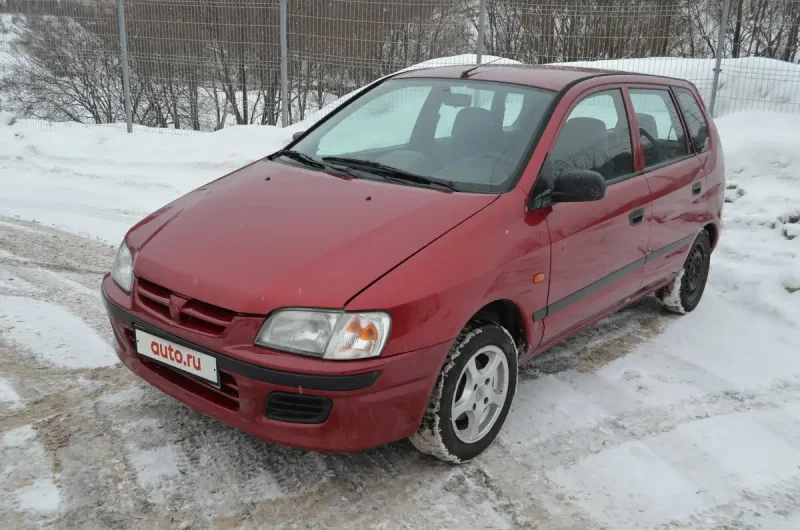 Mitsubishi Space Wagon III