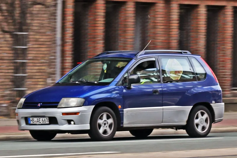 Mitsubishi Спейс раннер