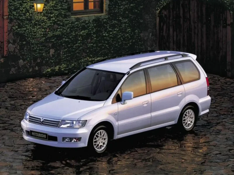 Mitsubishi Space Wagon 2