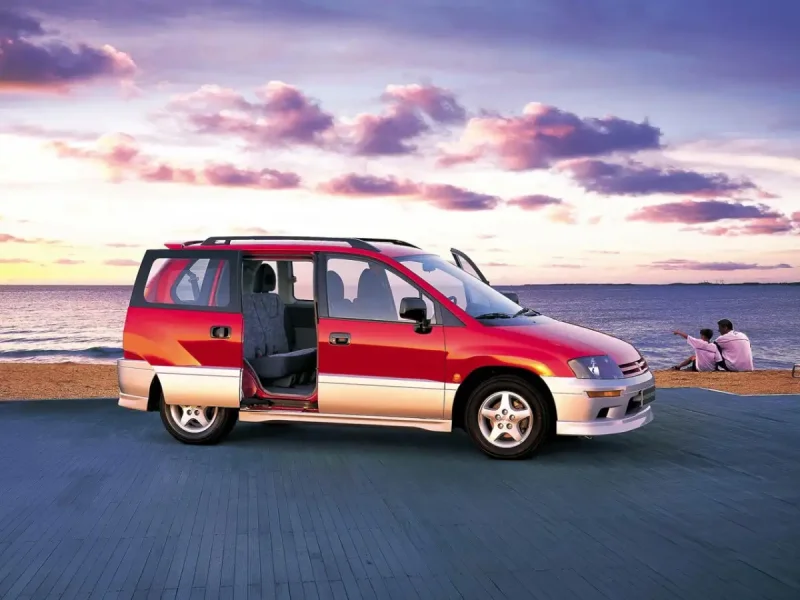 Mitsubishi Спейс раннер