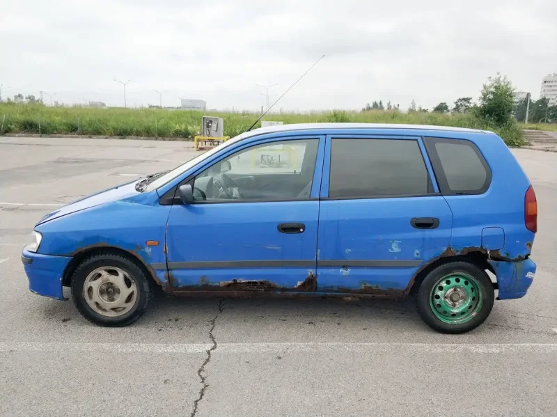 Mitsubishi Space Star 1999