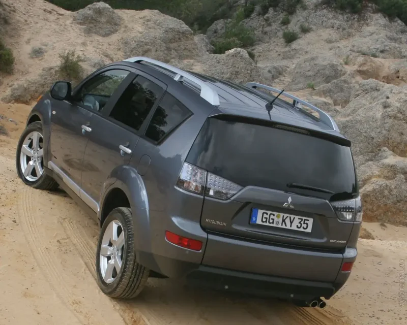 Mitsubishi Outlander XL