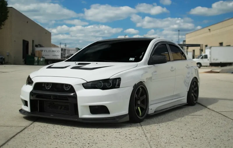 Mitsubishi Lancer Эво 10 белый