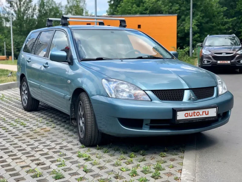 Mitsubishi Lancer универсал 2000