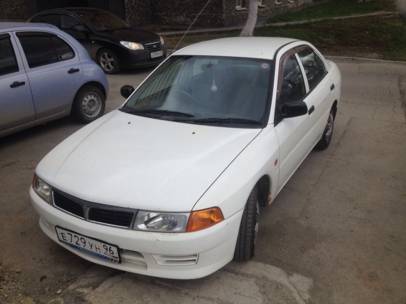 Mitsubishi Lancer 2000г
