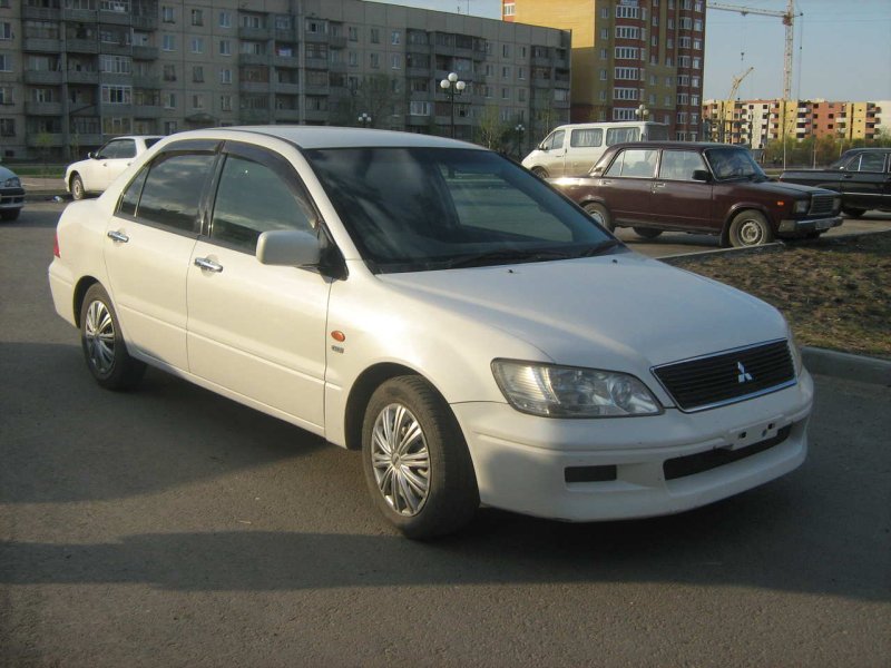 Mitsubishi Lancer Cedia 2000