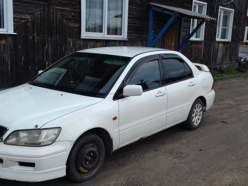 Mitsubishi Lancer 2000