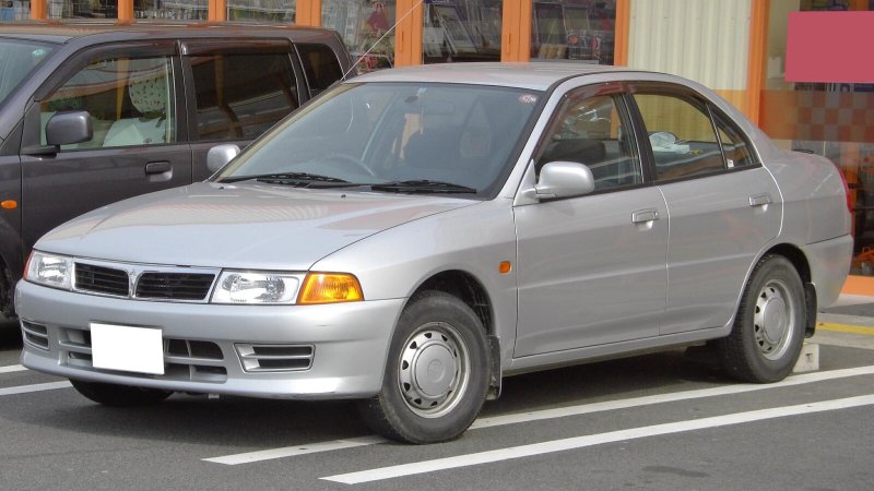 Mitsubishi Lancer Cedia 2000 1.8