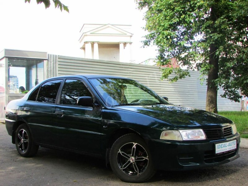 Мицубиси Лансер 6 1.3 2000г