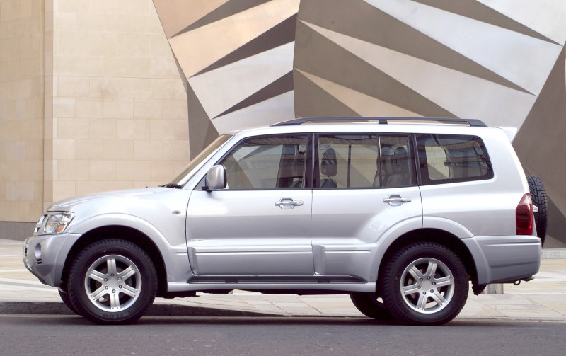 Mitsubishi Pajero 3 поколение 2006