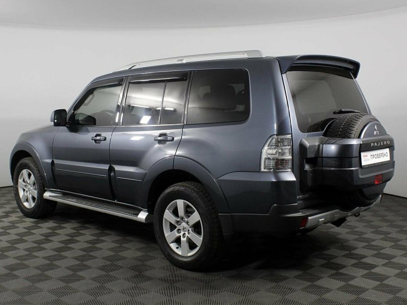 Mitsubishi Pajero 4 серый