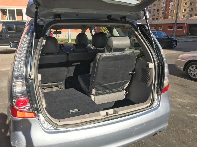 Mitsubishi Grandis 2.4 at, 2008 багажник