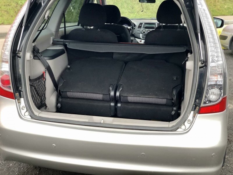Mitsubishi Grandis багажник