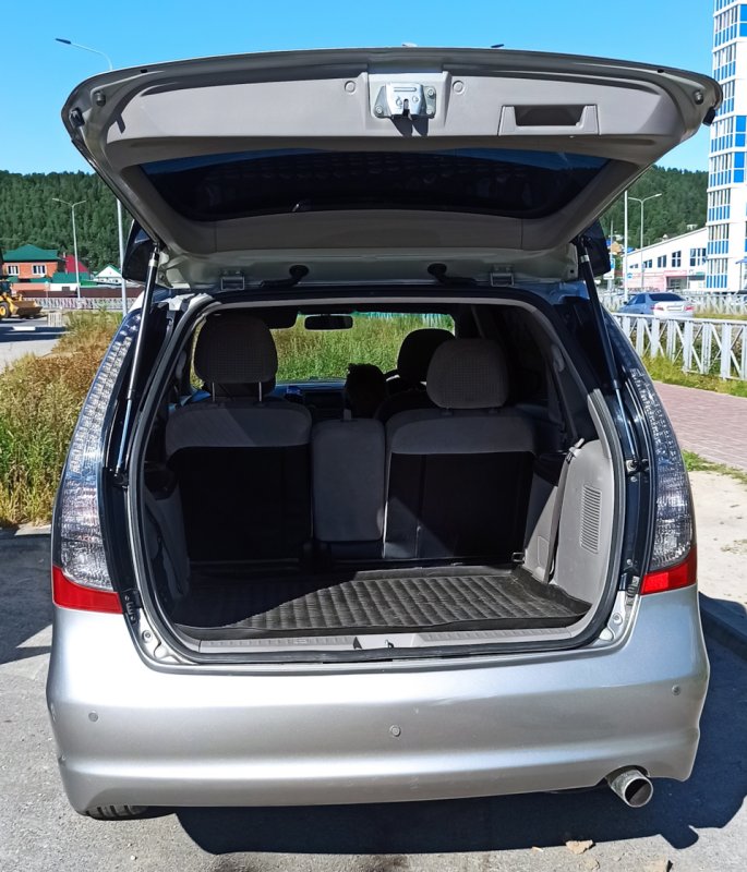 Mitsubishi Grandis багажник vysota