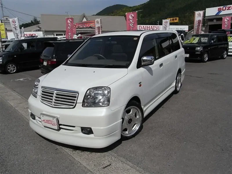 Мицубиси Дион 2001