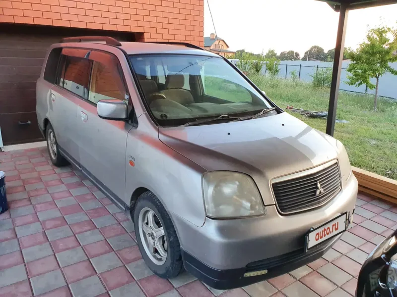 Mitsubishi Dion, 2000 год