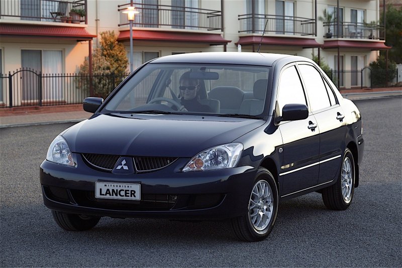 Mitsubishi Lancer Cedia 2003
