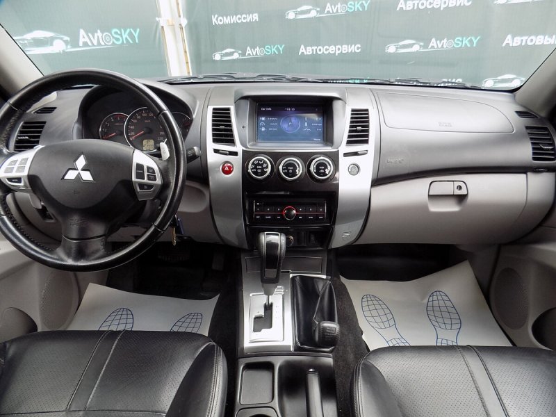 Mitsubishi Pajero Sport 2008 салон