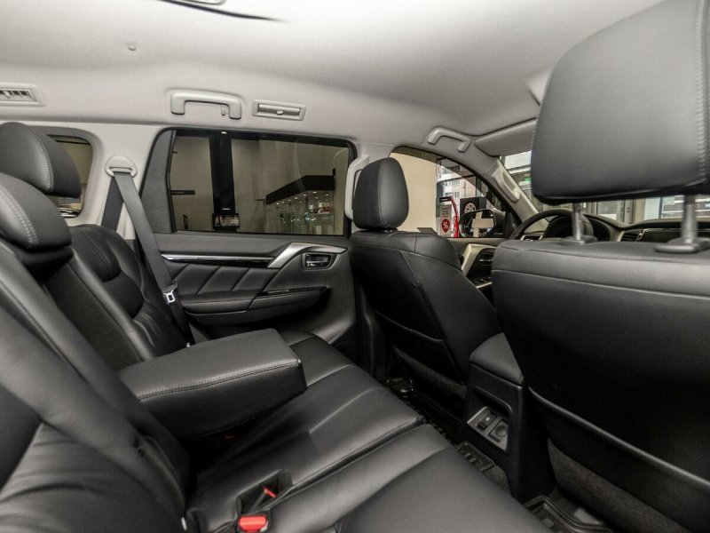 Mitsubishi Pajero Sport 2019 салон
