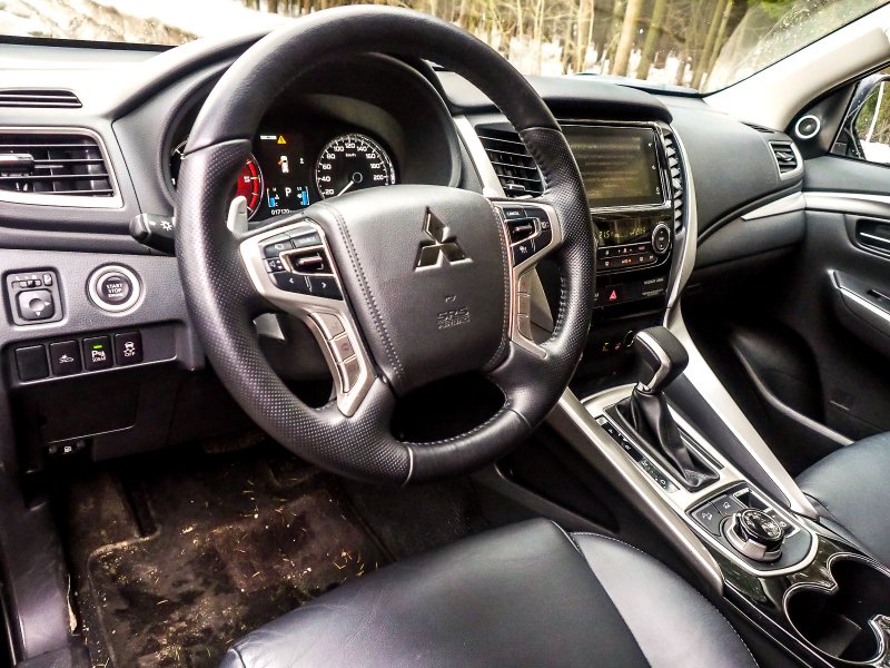 Mitsubishi Pajero Sport Interior