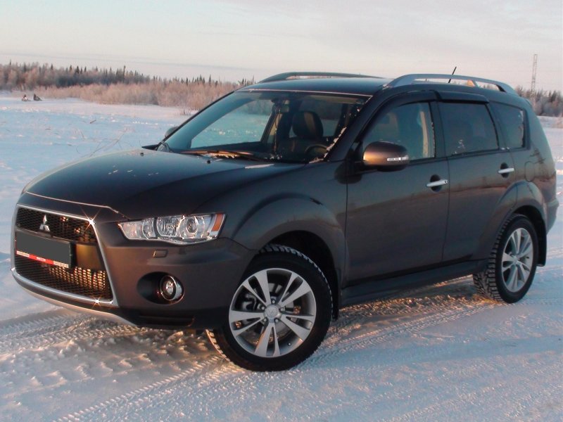 Mitsubishi Outlander XL 2012 черный