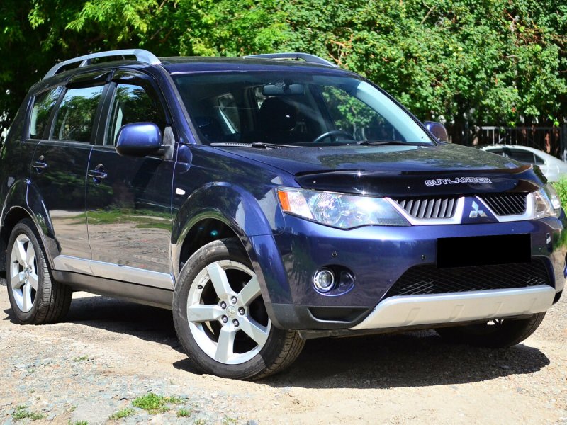 Mitsubishi Outlander XL коричневый
