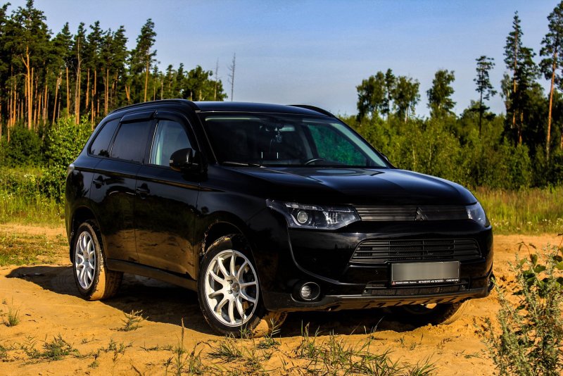 Mitsubishi Outlander 2013 Black