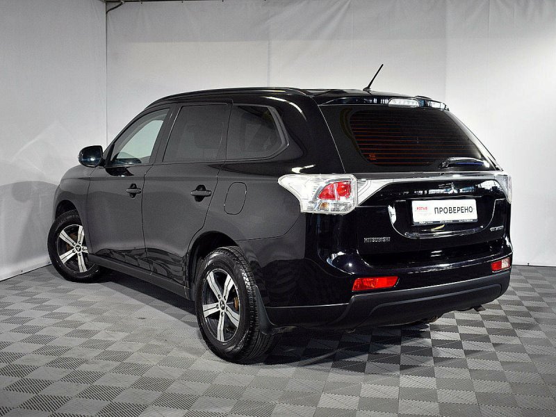 Outlander 2012 Black