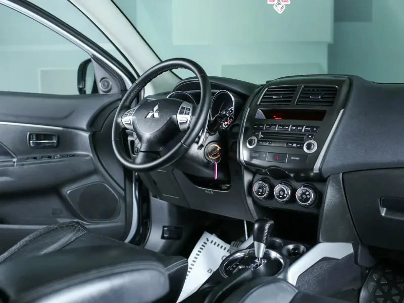 Mitsubishi ASX 1.8 2012 салон