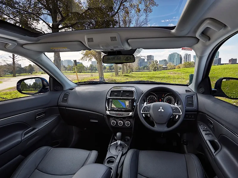 Mitsubishi ASX 2012 салон